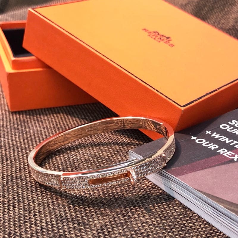 18K Hermes Yellow Gold Kelly Diamonds Bracelet