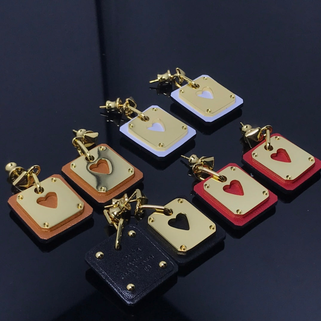 18K Hermes As De Celine Black Earrings