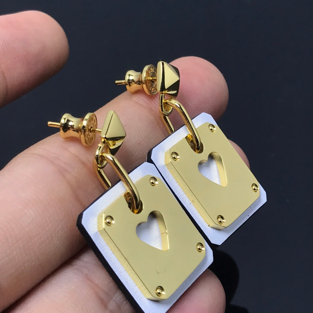 18K Hermes As De Celine White Earrings
