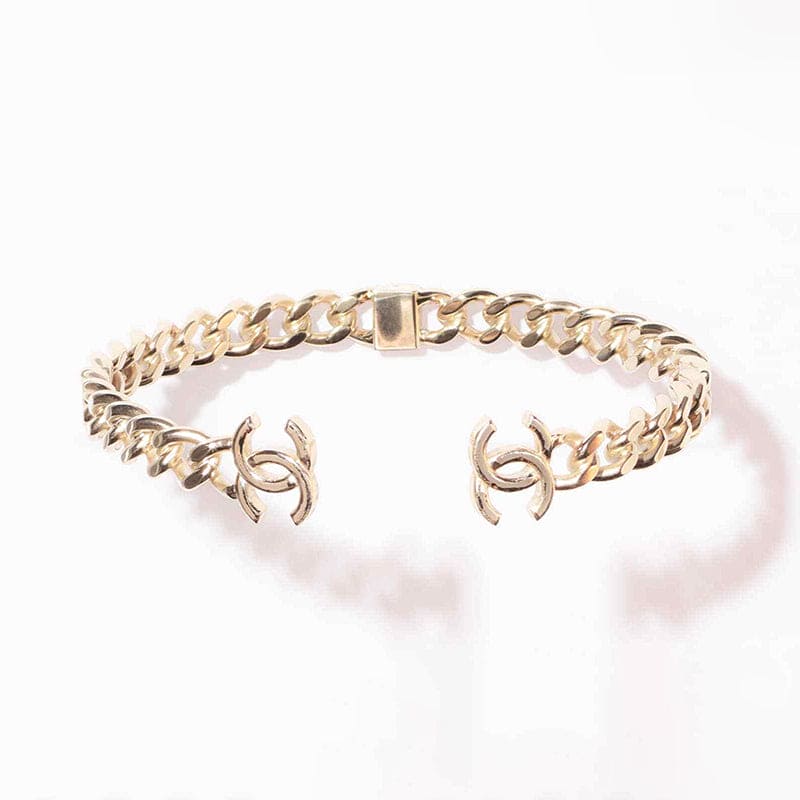 18K Chanel Interlocking Cuff Logo Choker Necklace