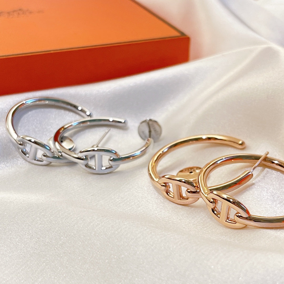 18K Hermes Chaine D'Ancre Earrings