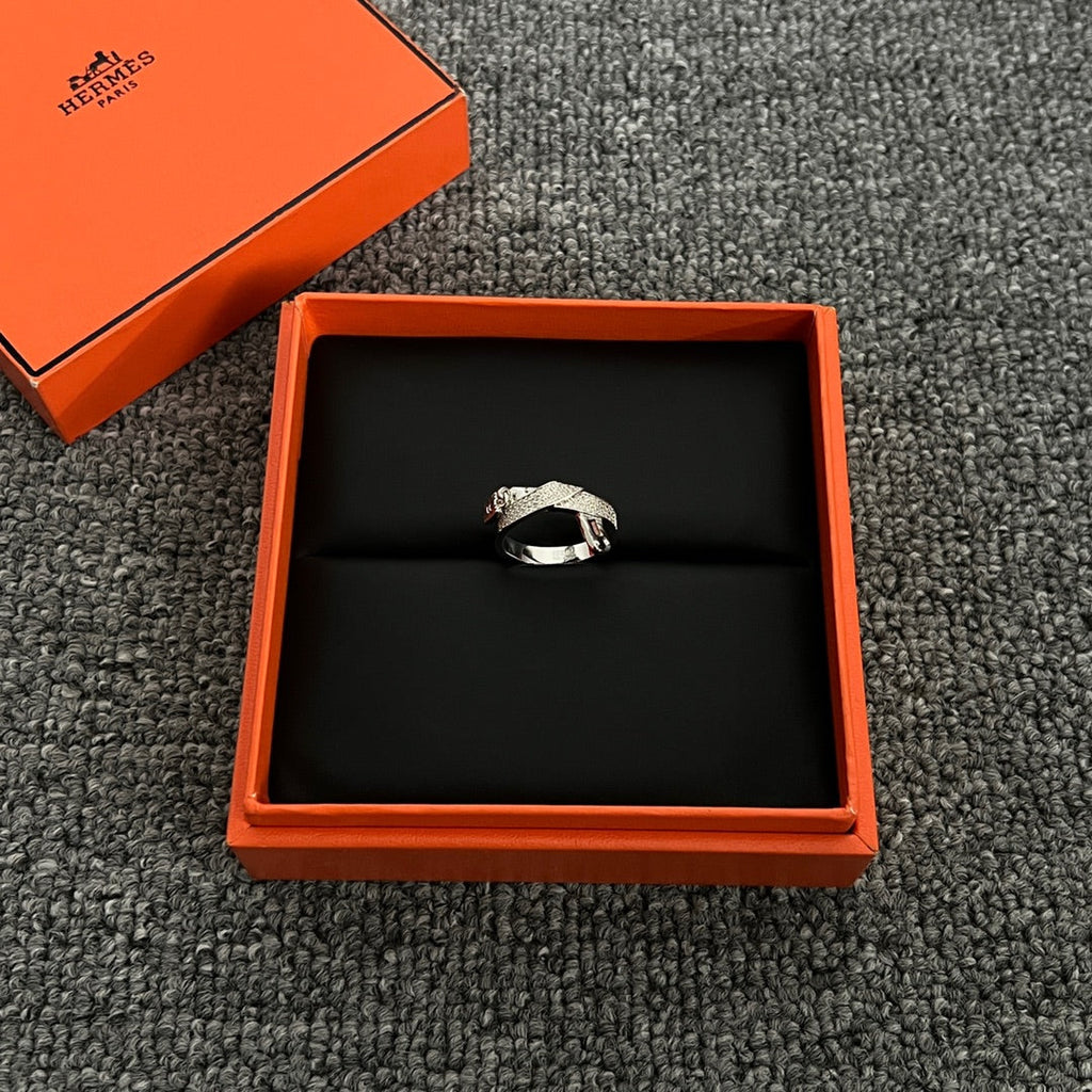 18K Hermes Kelly Gavroche Diamonds Ring