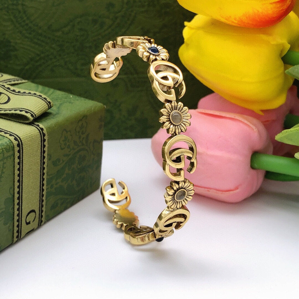 18K Gucci Double Flowers Open Cuff Bracelet