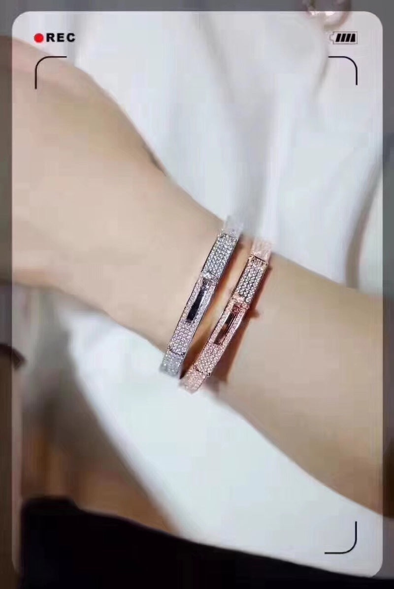 18K Hermes Yellow Gold Kelly Diamonds Bracelet