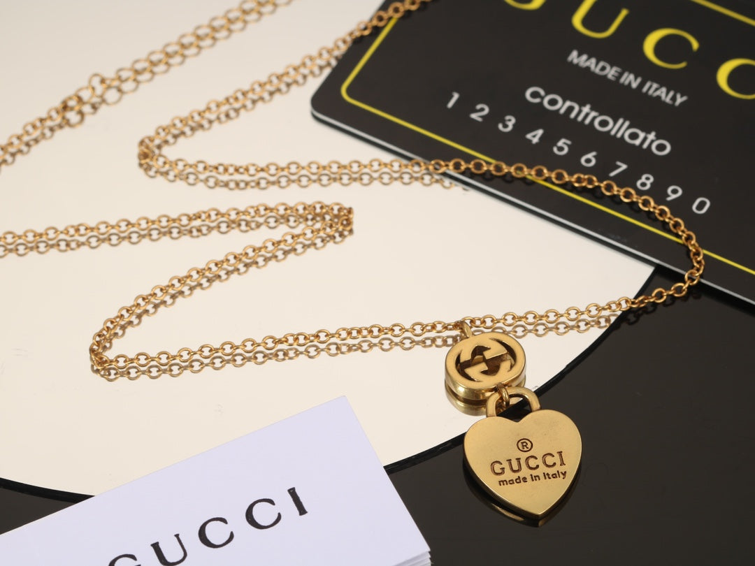 18K Gucci Double Heart Pendant Necklace
