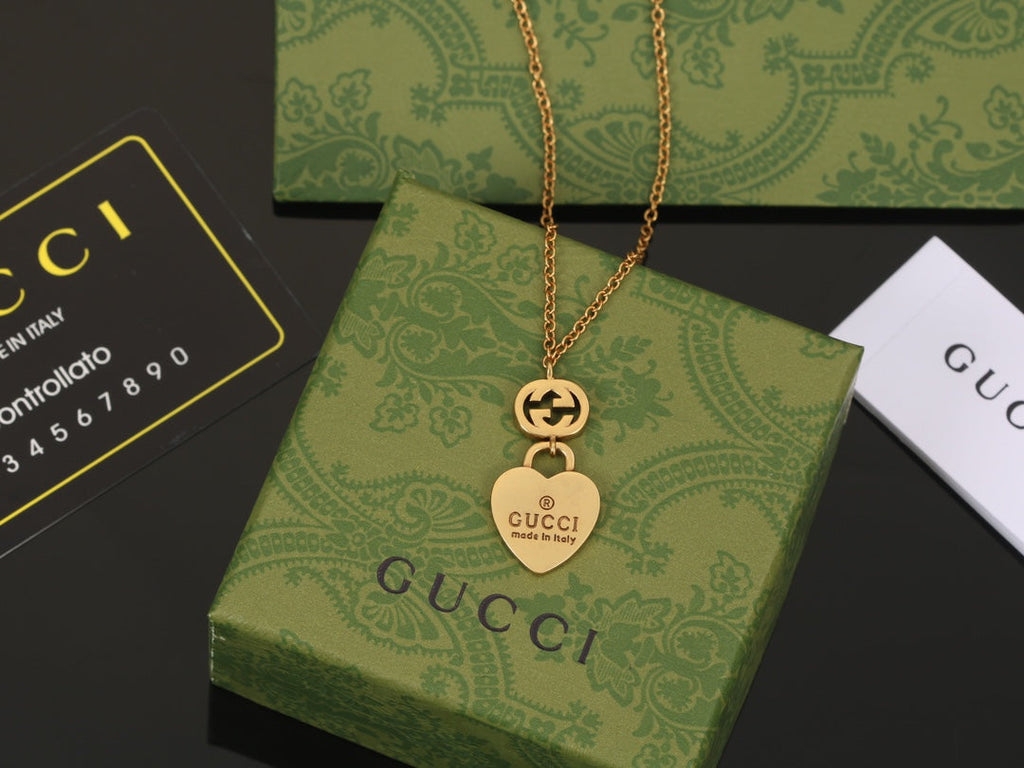 18K Gucci Double Heart Pendant Necklace