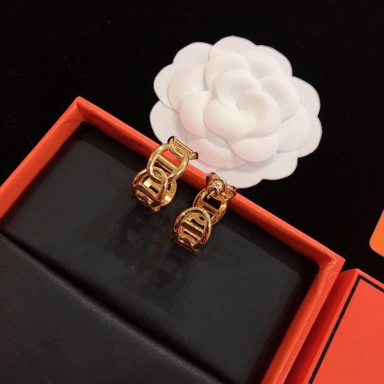 18K Hermes Chaine D'Ancre Enchainee Earrings