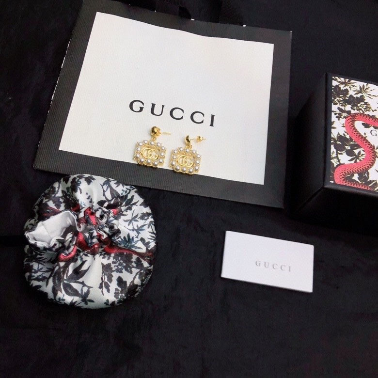 18K Gucci Double Square Pearls Earrings