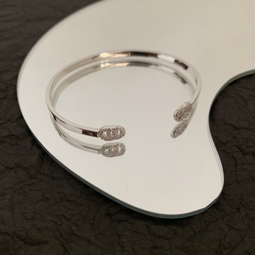 18K Gucci Double Running Diamond Cuff Bracelet