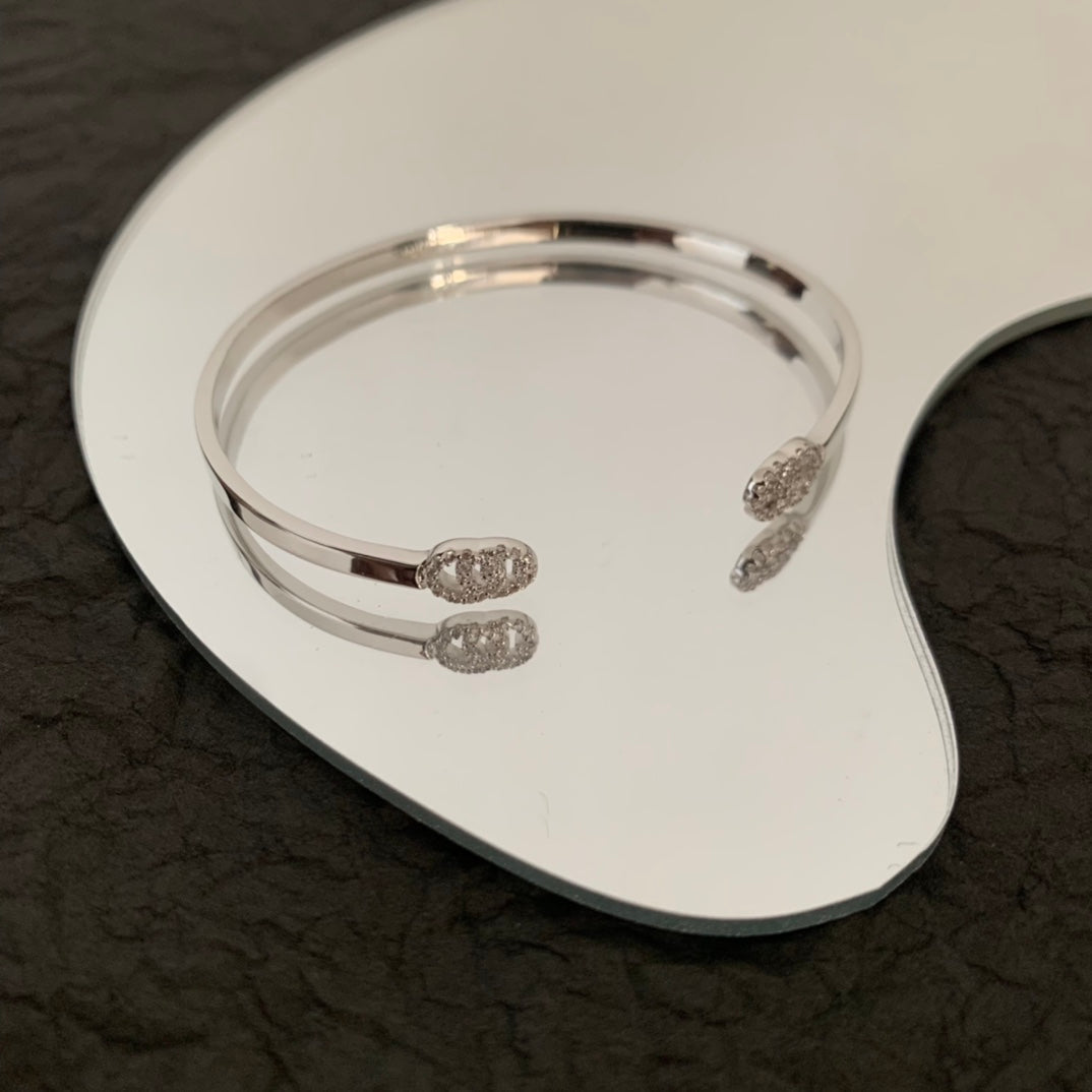 18K Gucci Double Running Diamond Cuff Bracelet