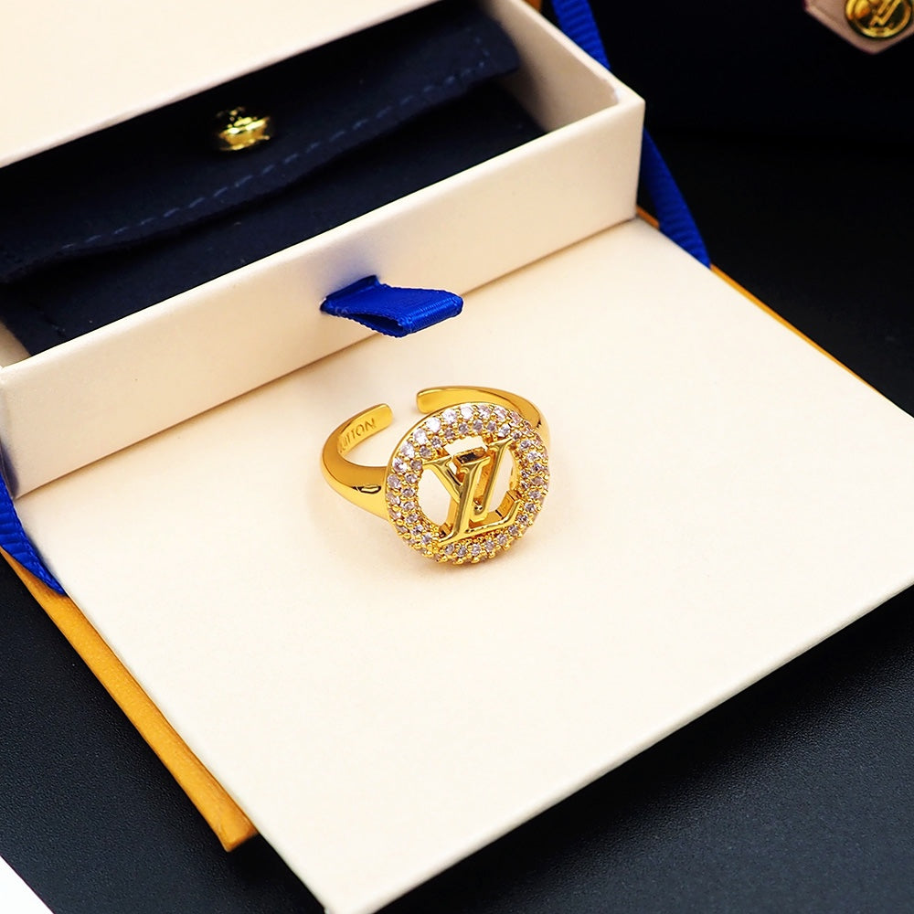 18K Louis Vuitton Louise Tresor Ring
