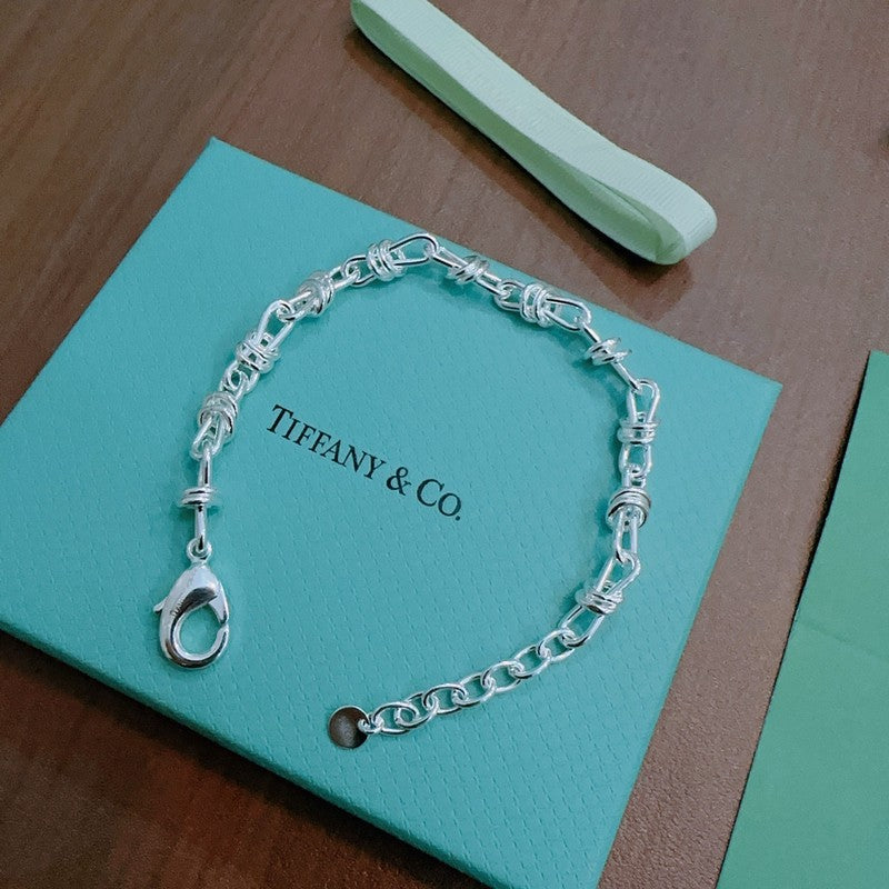 18K Tiffany Return to Lock Bracelet