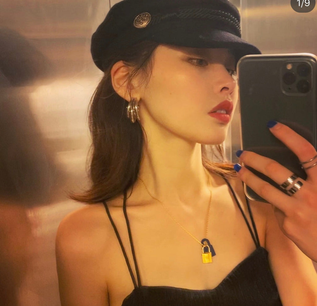18K Hermes O'Kelly Black Pendant Necklace