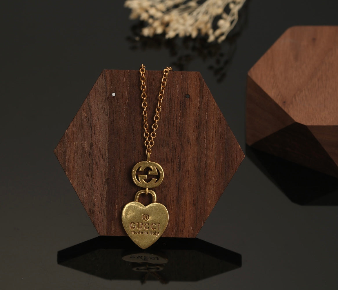 18K Gucci Double Heart Pendant Necklace