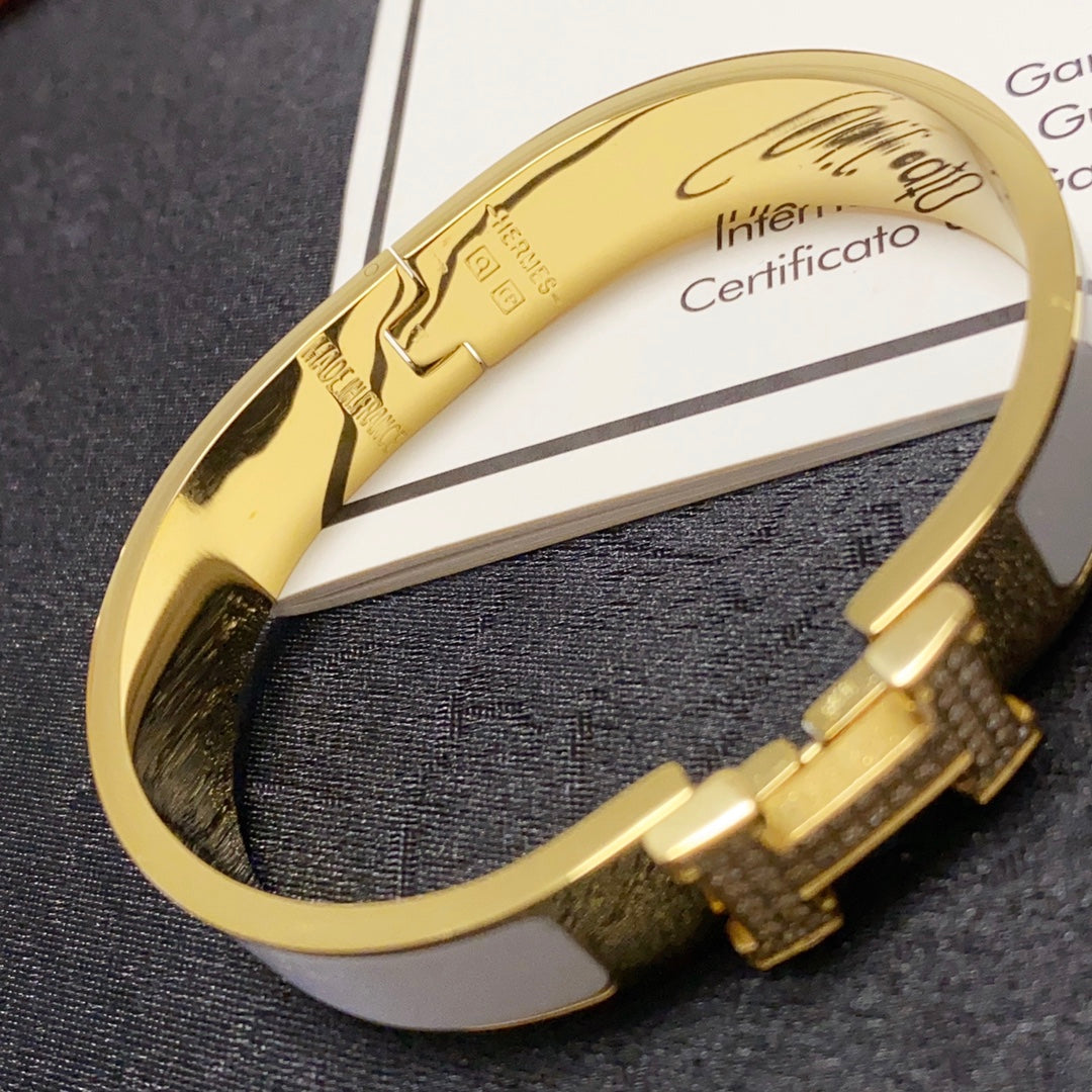 18K Hermes Clic Diamond Bracelet