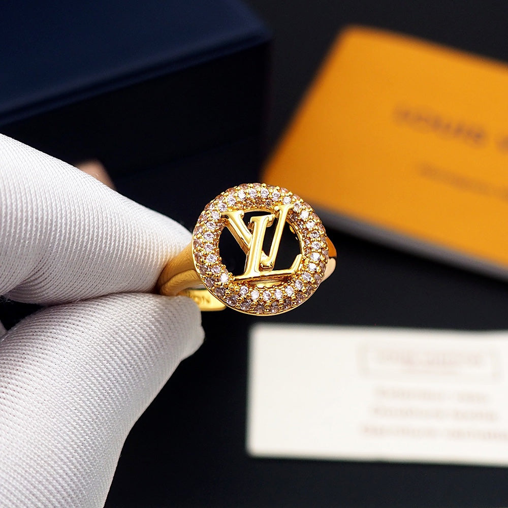18K Louis Vuitton Louise Tresor Ring