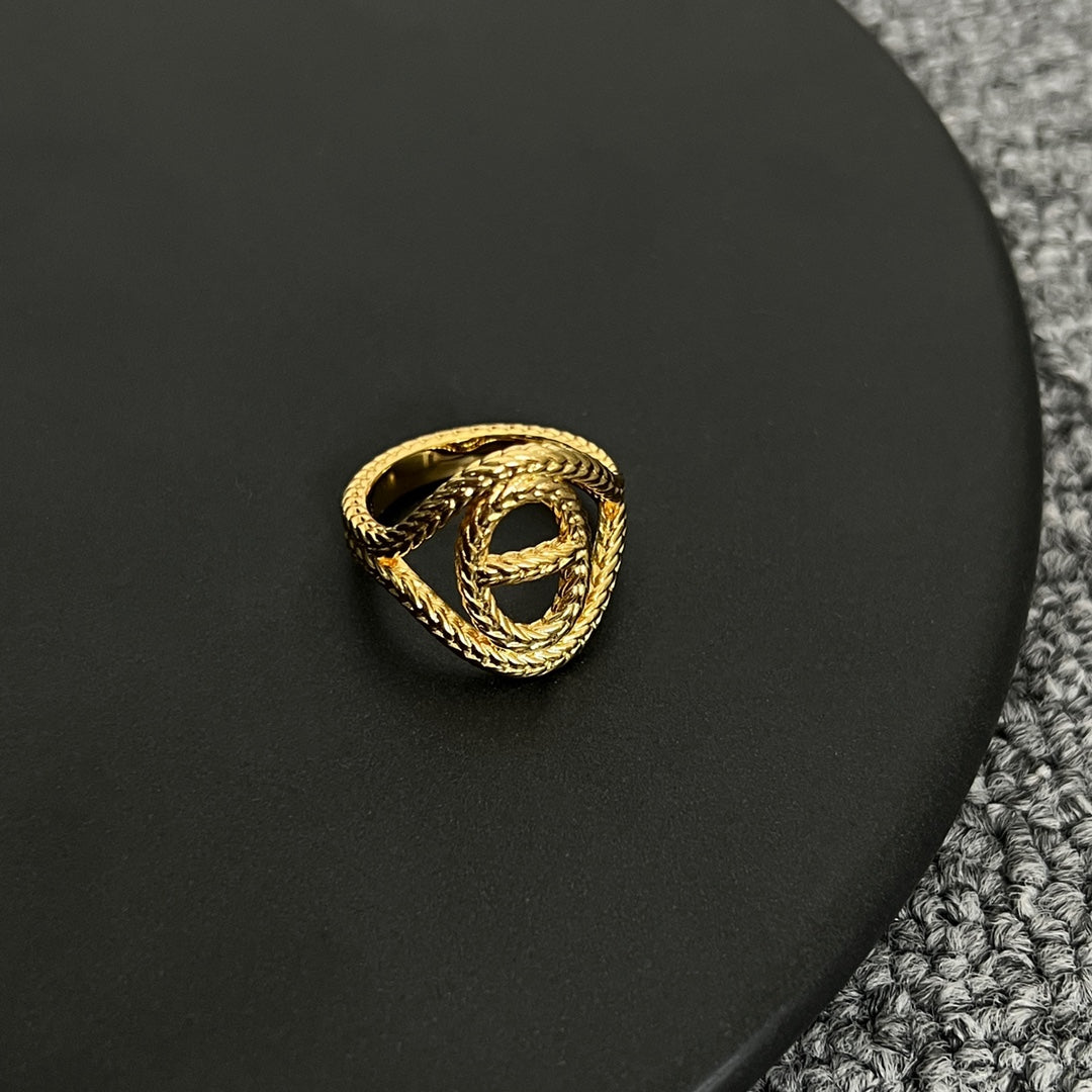 18K Hermes Chaine D'Ancre Danae Medium Ring