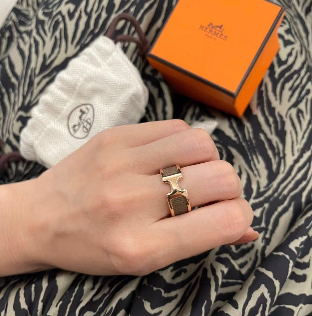 18K Hermes Olympe Ring