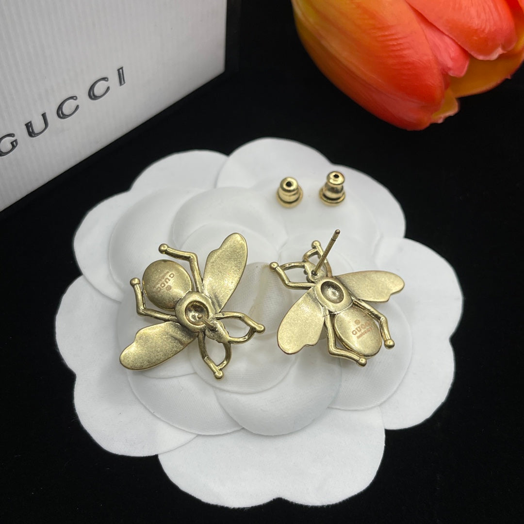 18K Gucci Double Bee Pearl Earrings