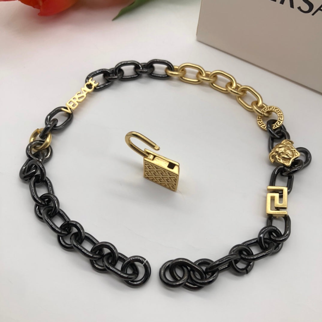 18K Celine Ver Chain Necklace