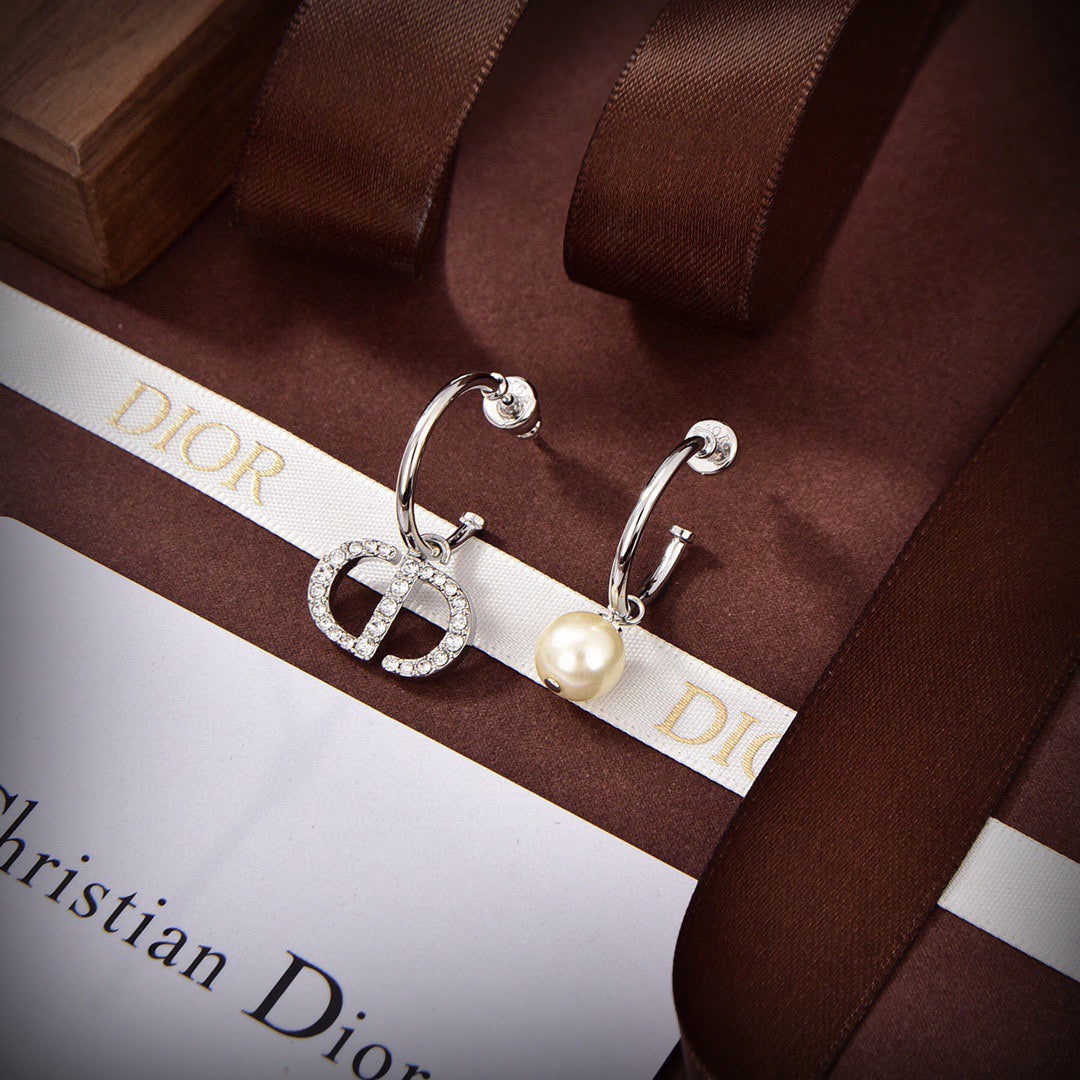 18K Dior Petit Pearl Earrings