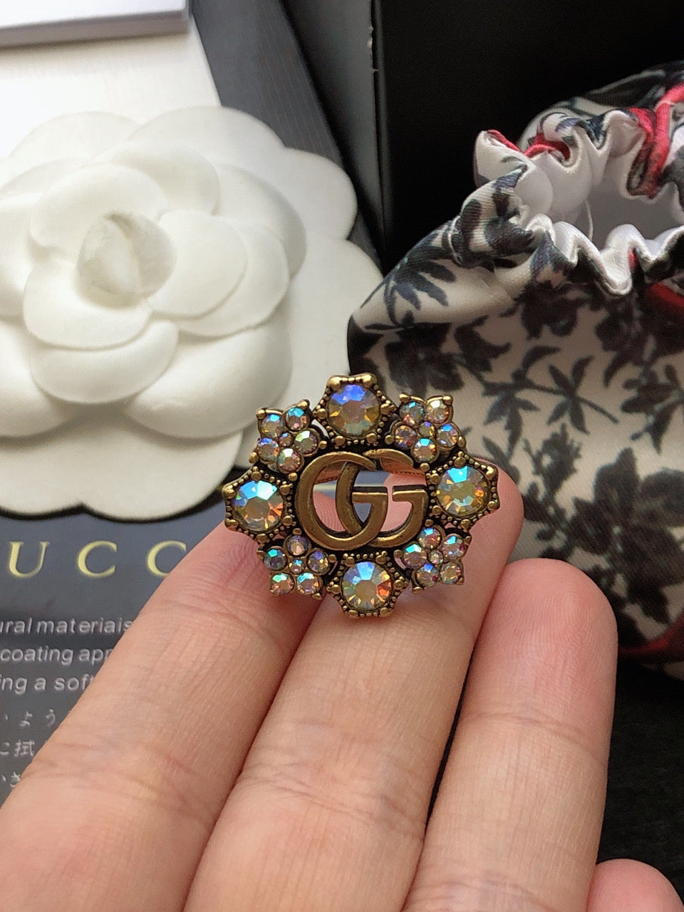18K Gucci Double Crystal Flower Ring