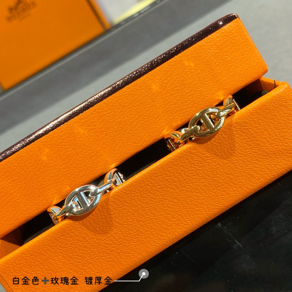 18K Hermes Chaine D'Ancre Enchainee Ring